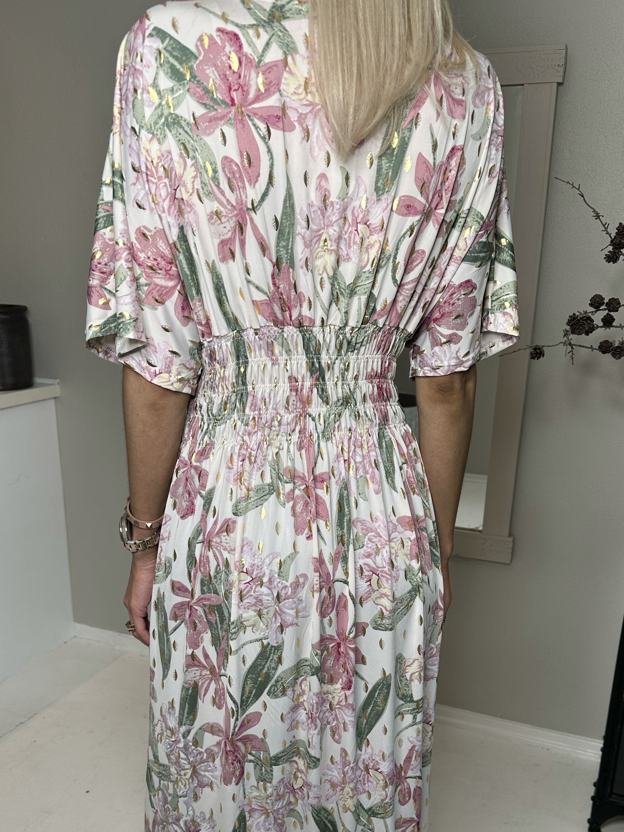 Pams Flower - Lang elastisk kjole i krølfrit stof